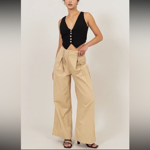 32 Linen Blend Button Front Chic Vest - Picture 3 of 5